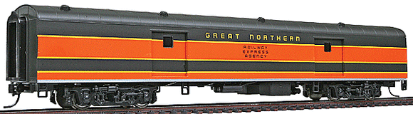 Walthers HO Scale 932-6801 - Pullman-Standard 72' Baggage Car - Ready to Run -- Great Northern (Smooth Sides, Pullman Green, Omaha Orange)