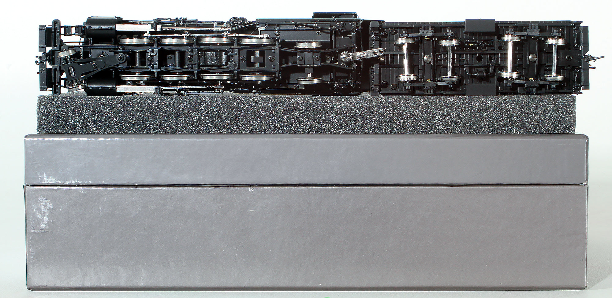 HO Brass Model Train - Division Point AT&SF Sante Fe 2-8-2